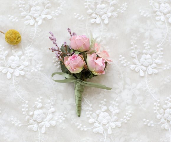 Gift Wrapping Groom And Groomsman Corsage - Image 10
