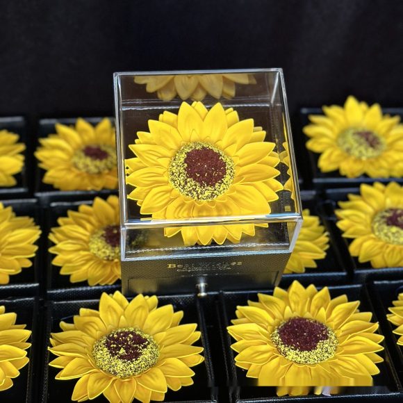 Artificial Flower Sunflower Necklace Acrylic Jewelry Box - Image 6