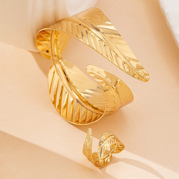 Women's Alloy Personality Geometry Open Bracelet - Image 3