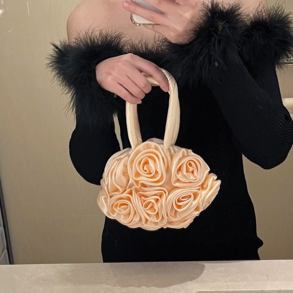 Retro Hand-held Oblique Handmade Flower Round Bag - Image 4