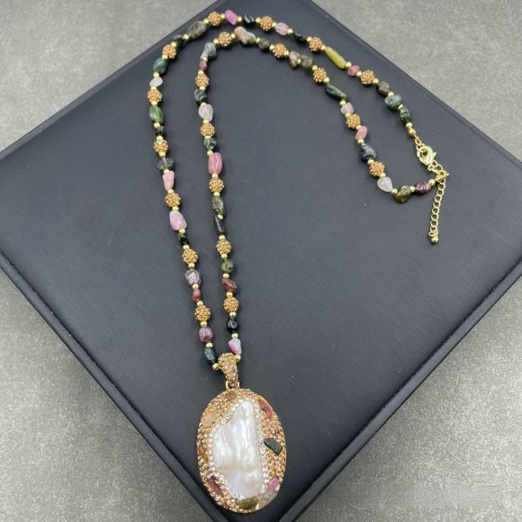 Natural Freshwater Shaped Pearl Hand-inlaid Three-piece Set - Image 3