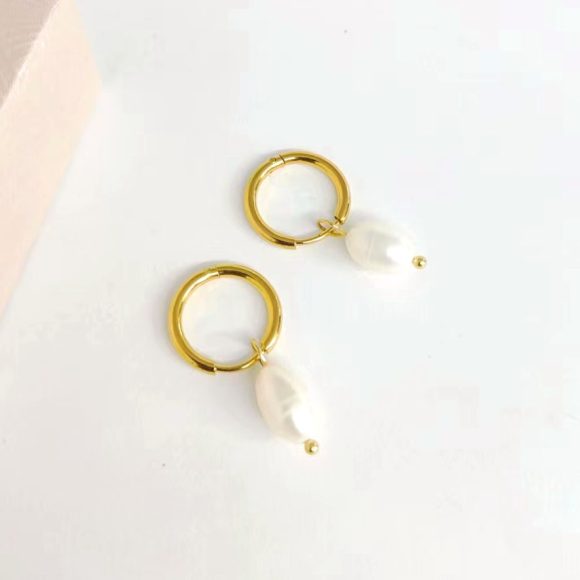 Peach Heart Stainless Steel 18K Gold Earrings - Image 4