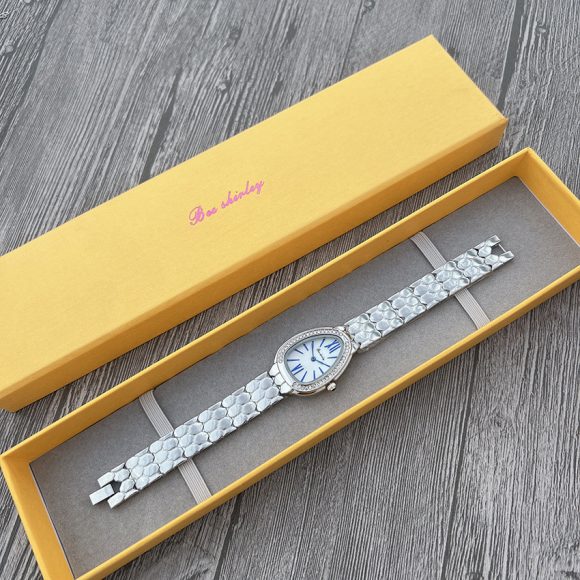 Women's Elegant Fashion Steel Belt Quartz Watch - Image 9