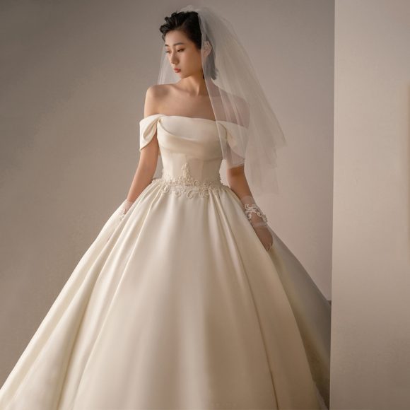 Women's Satin Off-shoulder Retro Fashion Trailing Wedding Dress - Image 10