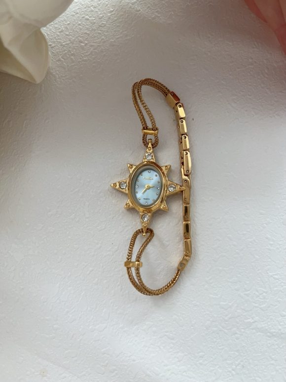Octagonal Star Retro Art Watch - Image 3