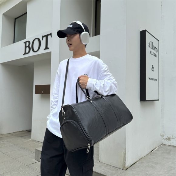 Large Capacity Dry Wet Separation Portable Travel Bag - Image 4